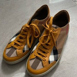 Authentic Burberry ladies sneakers! Made in Portugal